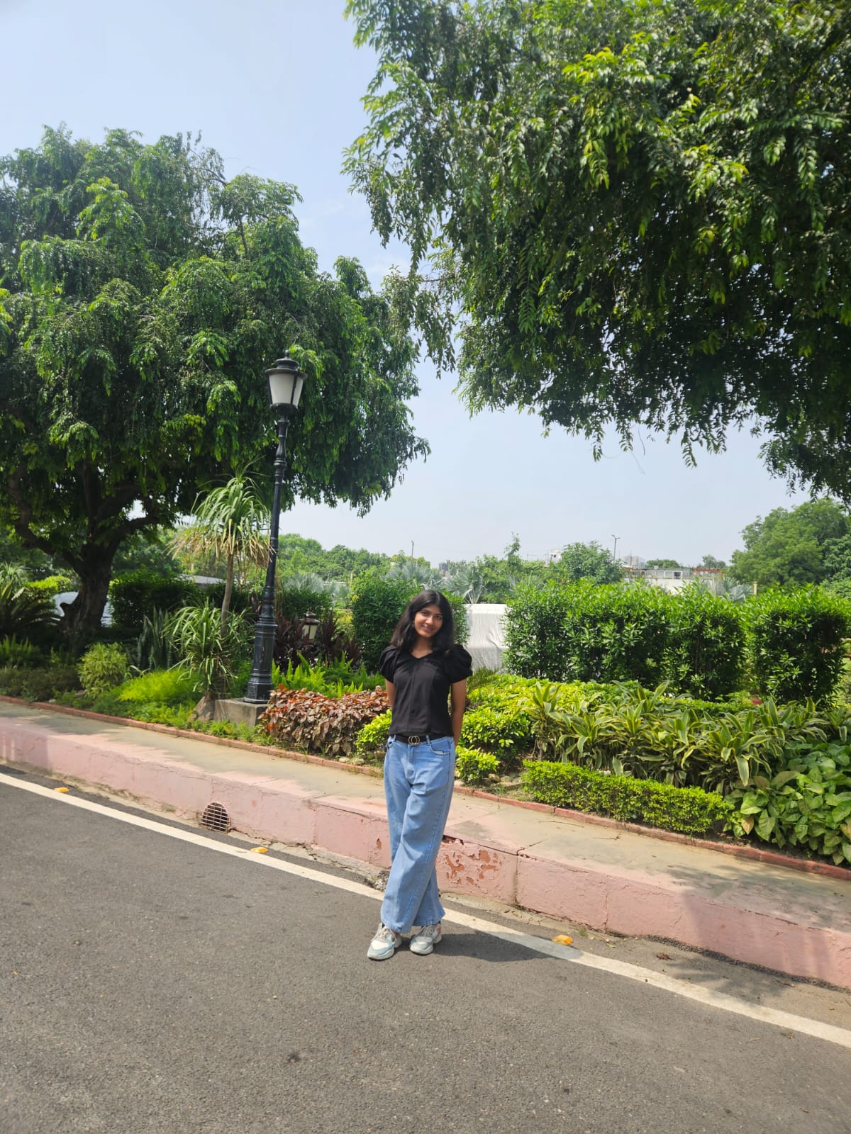 Saloni